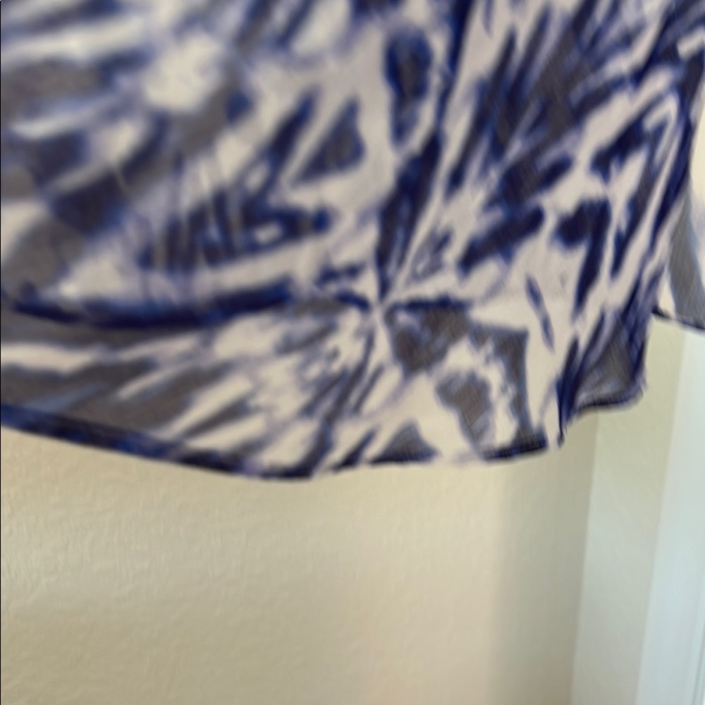 Chico’s Size I Blue and White Sheer Opened Blouse - Picture 6 of 8